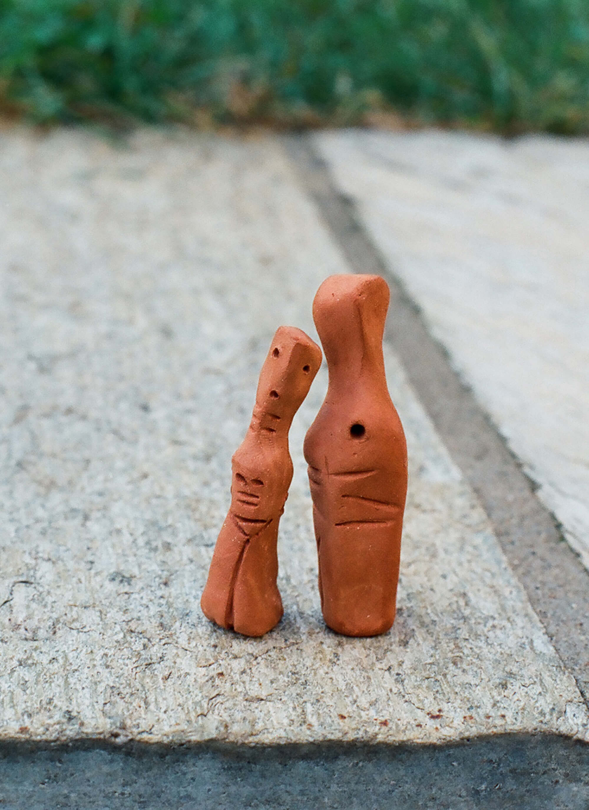 Emilia Tsekoura, Cycladic Figurines, 1990, Ceramic Col Paris Takopoulos)